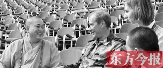 克里姆林宮警衛(wèi)司令謝爾蓋將軍會見釋永信，一同觀看排練