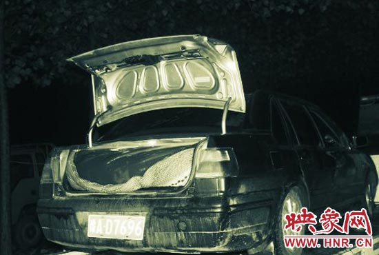 圖為改裝后的轎車(chē)，專(zhuān)門(mén)用于儲(chǔ)油