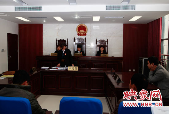 11月13日，金水區(qū)法院集中宣判了6起拖欠農(nóng)民工工資案件。