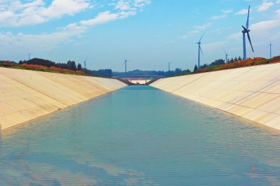 圖為已經(jīng)竣工的南水北調(diào)中線工程方城段。