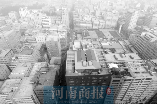 陳寨密密麻麻的出租房，或許將成為歷史  鄧萬里/攝