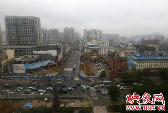 經三路下穿金水路隧道工程已經開始封閉施工。