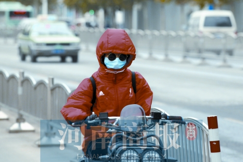 全副武裝，抵抗寒風(fēng)