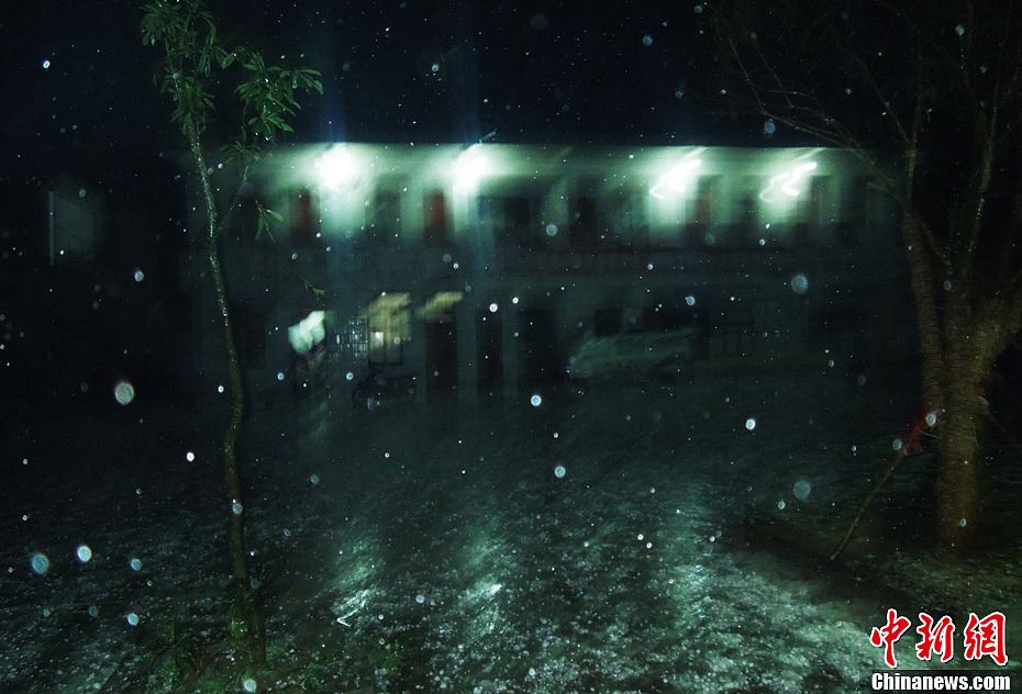 貴州省貴定縣鐵廠鄉(xiāng)遭受百年來(lái)最嚴(yán)重的冰雹災(zāi)害：造成直接經(jīng)濟(jì)損失1473萬(wàn)元。