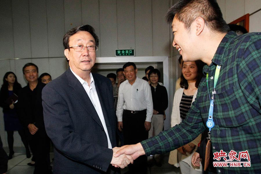 河南省委書記、省人大常委會(huì)主任郭庚茂視察河南人民廣播電臺(tái) 映象網(wǎng)記者邵恰 段晉哲/攝