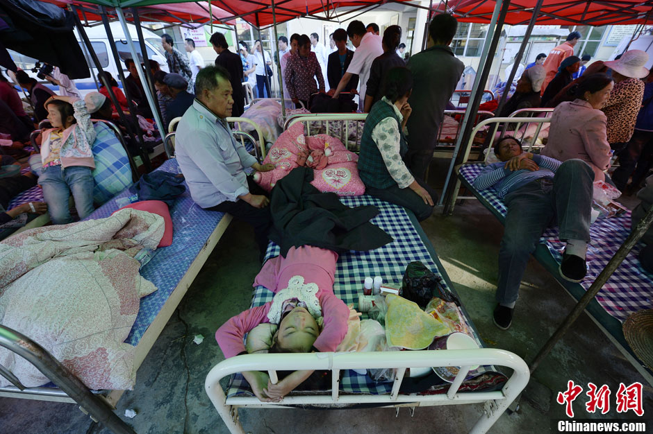 甘肅定西地震：岷縣永光村救援現(xiàn)場(chǎng)直擊