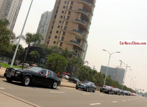 最貴婚車總價(jià)超1億 處女新娘真容首現(xiàn)