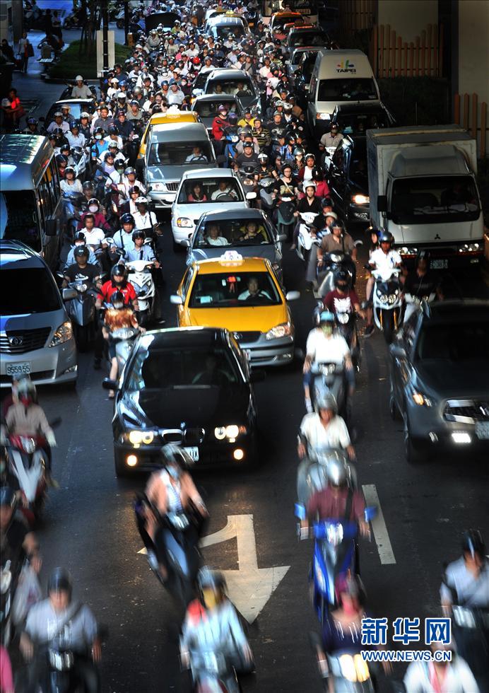 臺(tái)北“機(jī)車(chē)”掠影