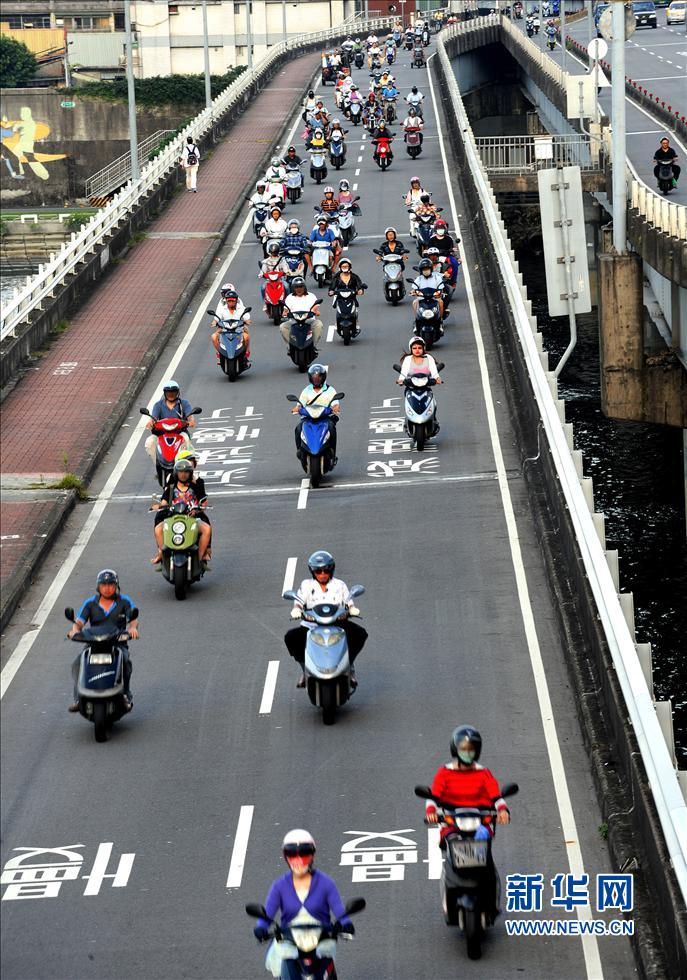 臺(tái)北“機(jī)車(chē)”掠影