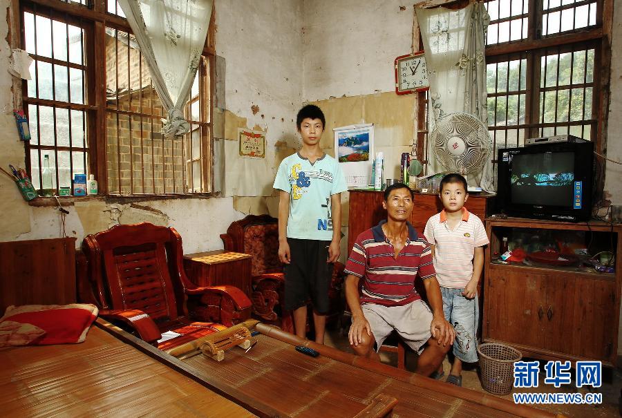 農(nóng)場(chǎng)棚戶區(qū)的最后留守家庭：留下的是回憶，迎來的是幸福