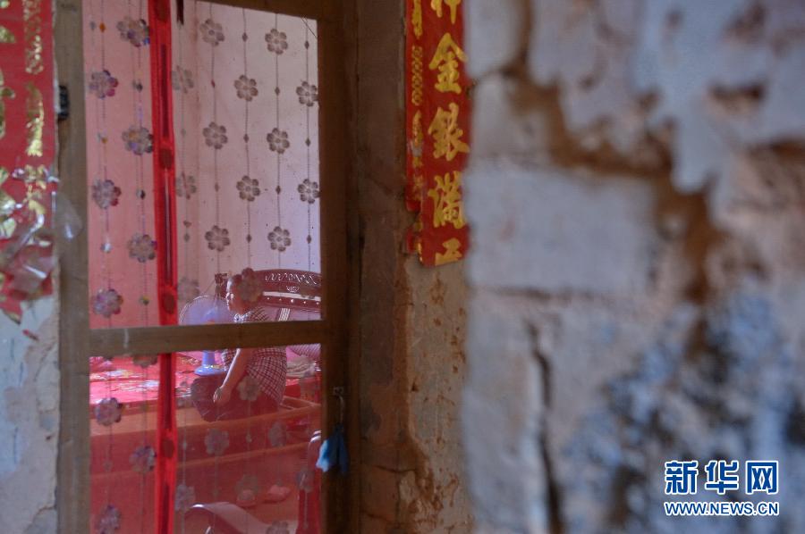 農(nóng)場(chǎng)棚戶區(qū)的最后留守家庭：留下的是回憶，迎來的是幸福