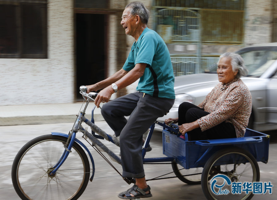 “不求天長地久 只愿今生共相伴” “不求天長地久 只愿今生共相伴”