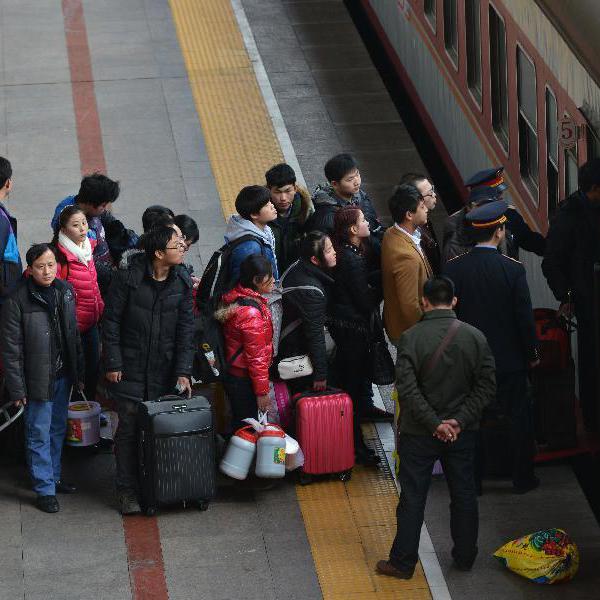 春運(yùn)日出行人次破億