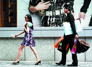 香港購(gòu)物，普遍低于平日八折