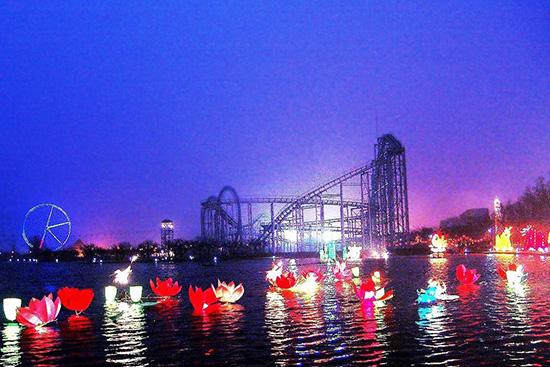 世紀(jì)歡樂園公益圣誕 一票能進(jìn)兩次 世紀(jì)歡樂園公益圣誕 一票能進(jìn)兩次