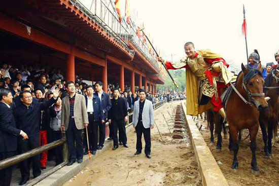 春風(fēng)送暖醉開(kāi)封 清園發(fā)展迎貴客