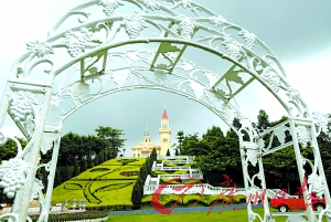 龍鳳山莊有歐式古堡。