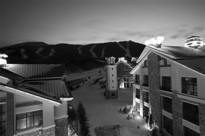 　　俯瞰亞布力,一個安靜的東北小鎮(zhèn),俄語“蘋果園”的意思?！? oldsrc=