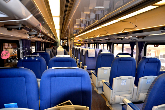 坐火車游美國(guó)