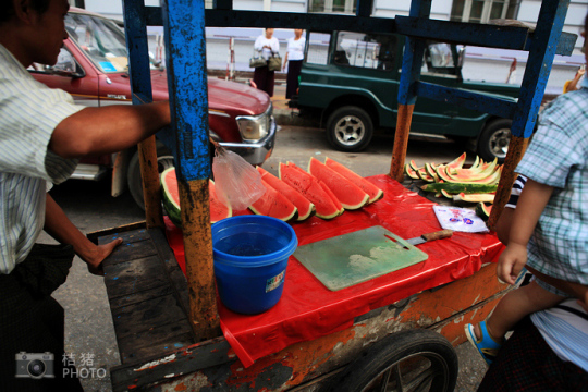 緬甸，繽紛的街邊平民小吃