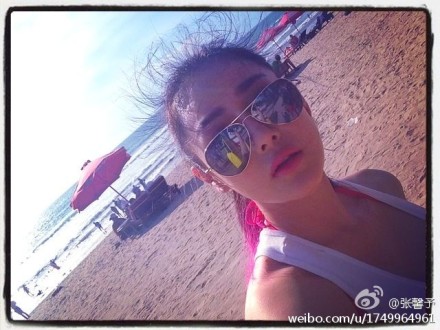 張馨予在印尼輕裝開工，但一想到要返回北京，即時打冷震