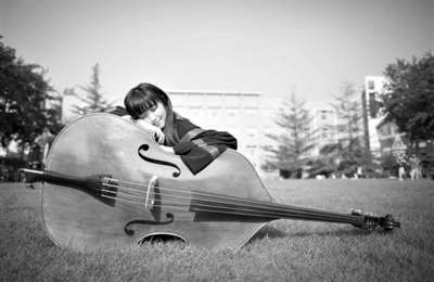 提琴專業(yè)的康康被稱為“人大女神”。