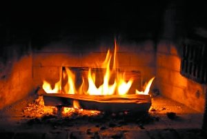 挪威熱播無(wú)聊“慢電視”：直播柴火12小時(shí)燃燒全過(guò)程