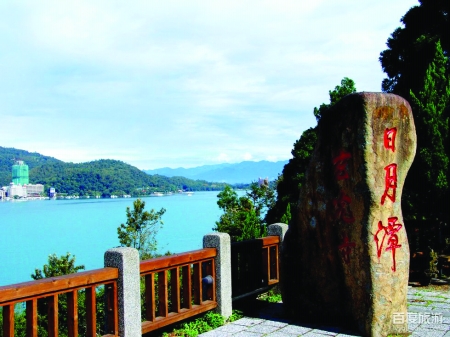 臺灣游專家3月29日、4月21日連續(xù)開行游臺灣送香港夕陽紅專列，組織近2000位爸媽走進寶島臺灣，圓