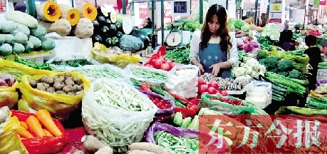 　　隨著氣溫升高，蔬菜供應量增加，近期我省菜價呈現穩(wěn)中下降趨勢