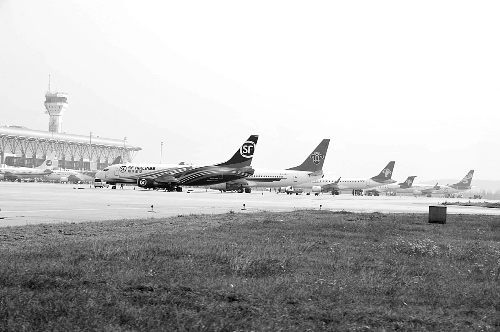 鄭州新鄭國際機(jī)場(chǎng)的順豐航空