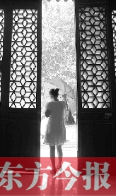 前日，鄭州市碧沙崗地下公共納涼點(diǎn)的入口