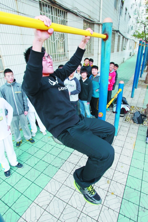 對于對外開放體育設施的學校，市民滿懷期待。