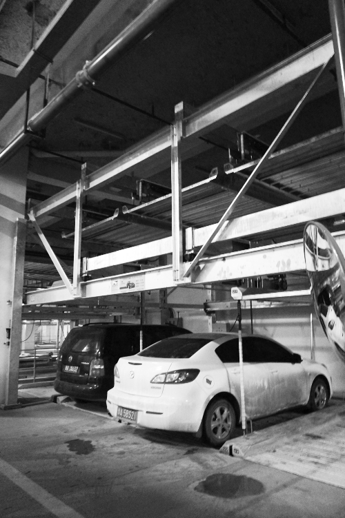 蘇荷立體式公共停車場去年12月開始使用，有384個(gè)車位。