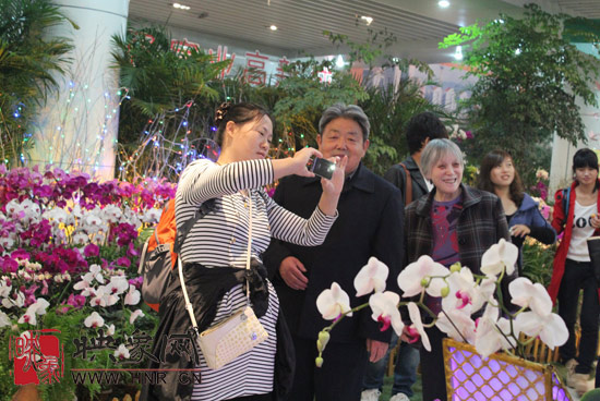 “溫馨九九重陽(yáng)節(jié) 陪著父母去游園”活動(dòng)圓滿舉行