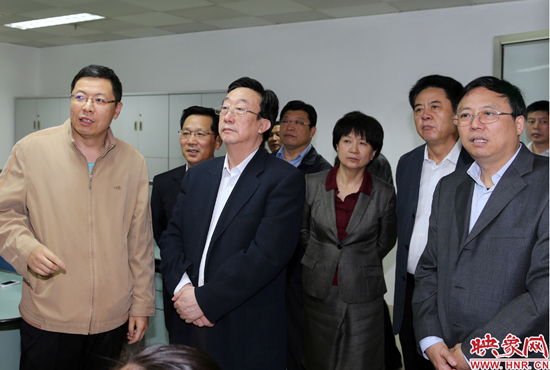 5月9日上午11點(diǎn)10分，河南省委書記郭庚茂一行來(lái)到映象網(wǎng)視察。映象網(wǎng)記者 邵恰 段晉哲攝
