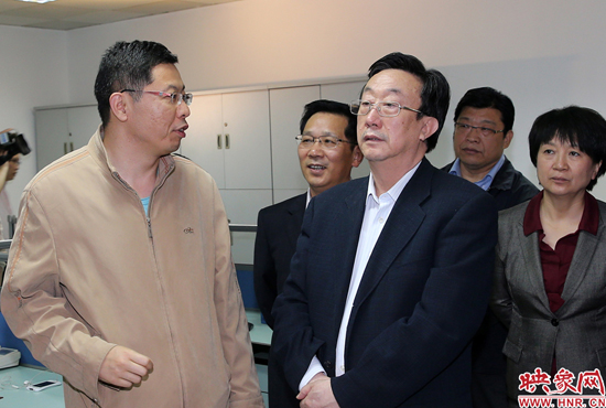 5月9日上午11點(diǎn)10分，河南省委書記郭庚茂一行來(lái)到映象網(wǎng)視察。映象網(wǎng)記者 邵恰 段晉哲攝