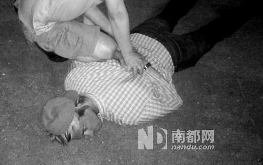 俄羅斯安全部門發(fā)布圖片顯示，美國駐俄使館工作人員福格爾被抓獲。