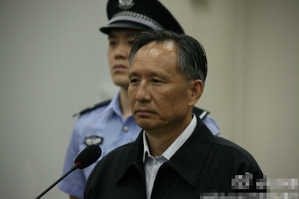 庭審現(xiàn)場(chǎng)的張曙光。