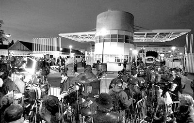 阿拉法特去世時(shí)所在的法國(guó)軍醫(yī)院。