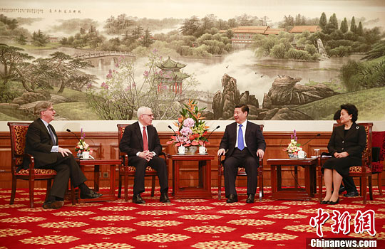 10月23日，中國國家主席習(xí)近平在北京釣魚臺國賓館會見清華大學(xué)經(jīng)濟管理學(xué)院顧問委員會海外委員。