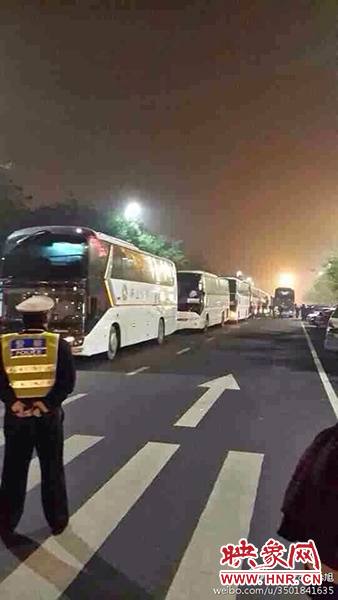 11月1日深夜，鄭州鄭東新區(qū)夜總會“皇家一號”被查處。網(wǎng)友供圖