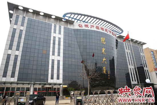 2011年4月，蘭考縣為民服務中心入住陽光大廈，目前，共有行政職能部門39個