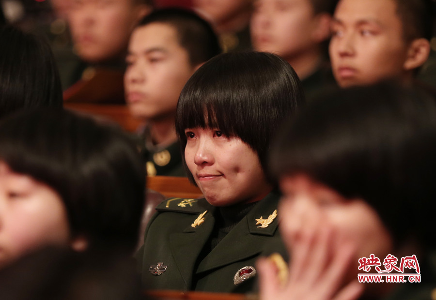 現(xiàn)場觀眾感動(dòng)落淚。