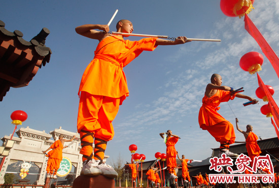 每個人心中都有一個或明或暗的功夫圖騰,作為武林高手，他們能飛檐走壁，擁有蓋世神功。