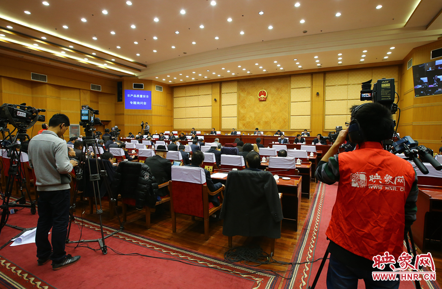 映象網(wǎng)對(duì)專題詢問(wèn)會(huì)進(jìn)行全程直播。