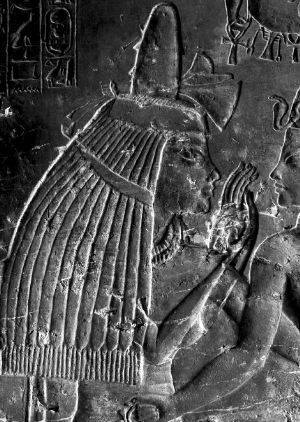 墓中壁畫顯示，馬婭把年幼的圖坦卡蒙抱在膝上。