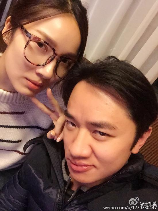 王祖藍(lán)李亞男深夜搞怪秀恩愛