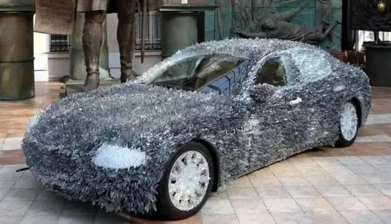 驚！車(chē)主用玻璃渣改裝瑪莎拉蒂