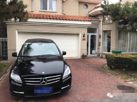 該外籍男子的車輛。（網(wǎng)友供圖）