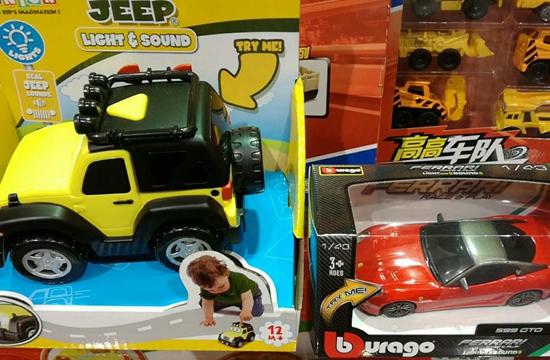 在此次東莞加博會上展出的太達的仿真車模。攝影/馮蕓清